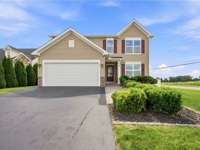 1 Prestwick Ln, Churchville, NY, 14428