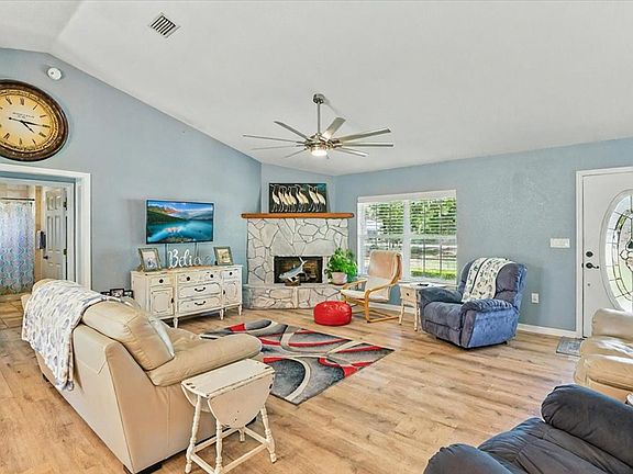5th image of 7061 NW 112th Pl