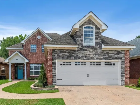 221 Veritas Dr, Dothan, AL 36303