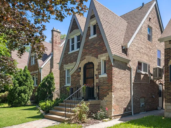1805 Wesley Ave, Berwyn, IL 60402