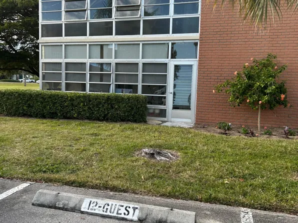 12 Vista Palm Lane #101, Vero Beach, FL 32962
