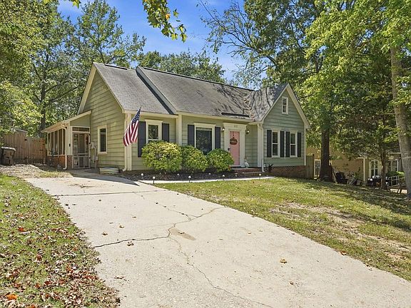 2nd image of 213 Dyers Hall Rd