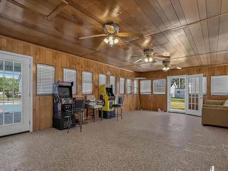1032 Lynch Rd — Photo 14