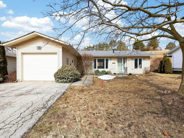 4 Tecumseth Pines Dr, New Tecumseth, ON L0G 1W0