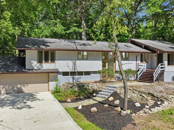 1102 Melrose St, Bowling Green, OH 43402