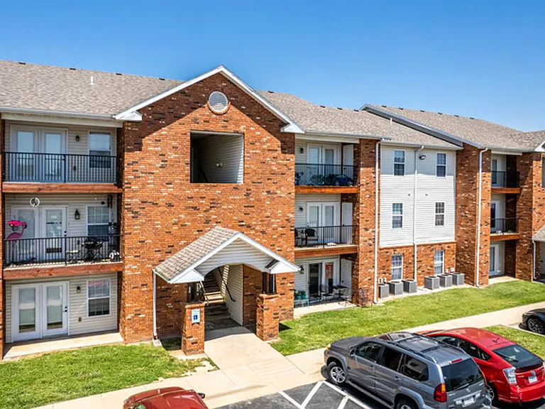 Southernwood Apartments — Photo 82
