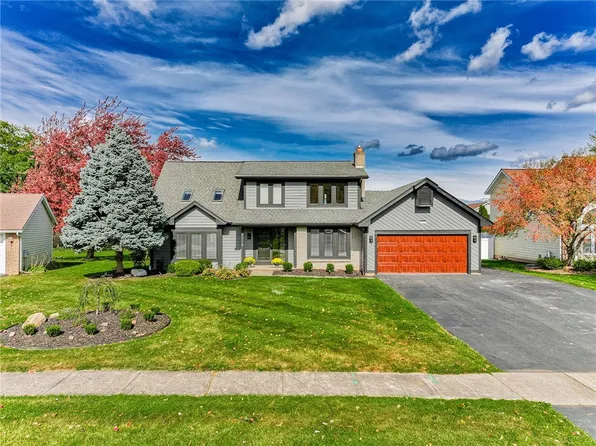 214 Mill Run Dr, Rochester, NY 14626