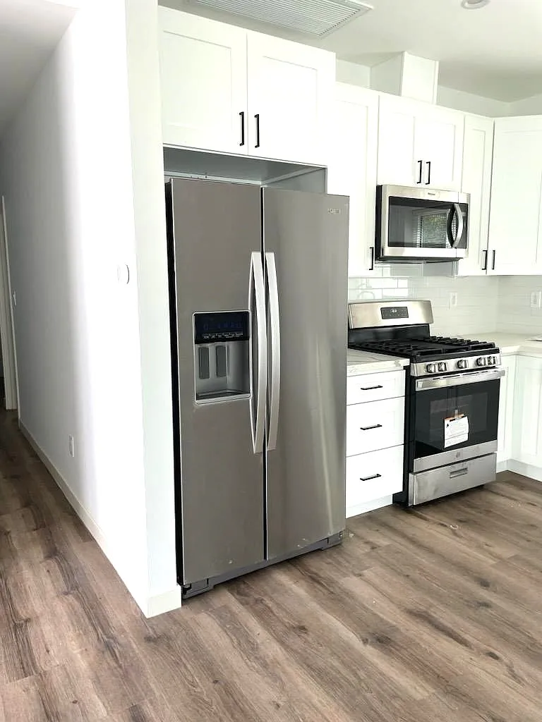 2 bed, 1.5 bath, 800 sqft, $2,800 — Photo 4