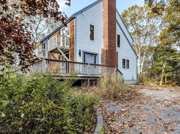 25 McCallum Drive, Falmouth, MA 02540