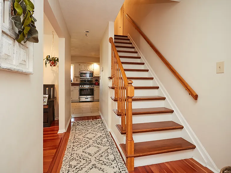 34 Berrien Ave — Photo 6