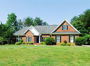 6097 Soldier Retreat Ct, Greensboro, NC 27455