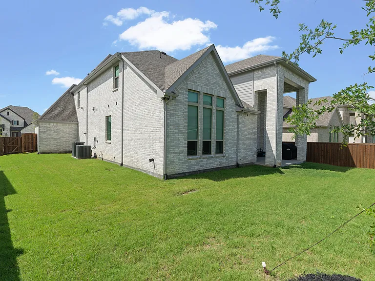 2630 Starwood Dr — Photo 30