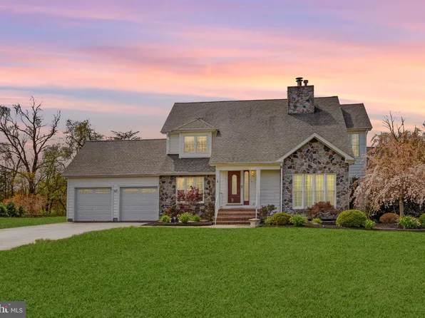 4 Lina Dr, New Egypt, NJ 08533
