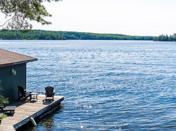 1049 Sagamo Blvd, Muskoka Lakes, ON P0B 1J0