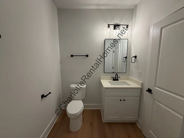 2144 Hartford Dr — Photo 9
