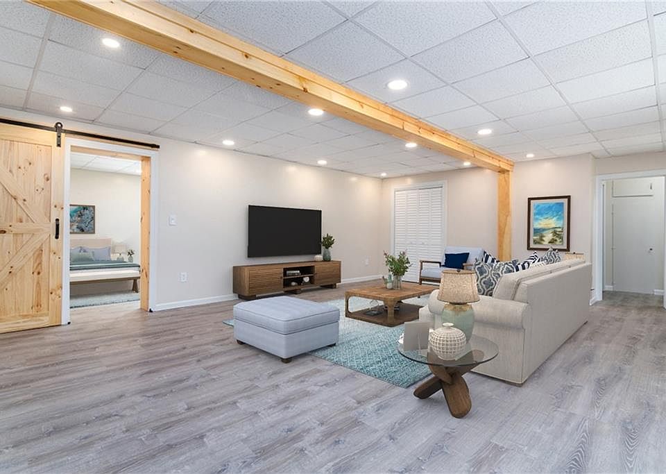 3785 Main Rd Tiverton, RI Zillow