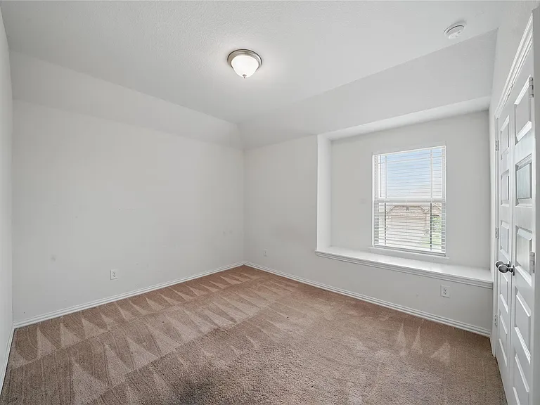 3902 Palmer Meadow Ct — Photo 36