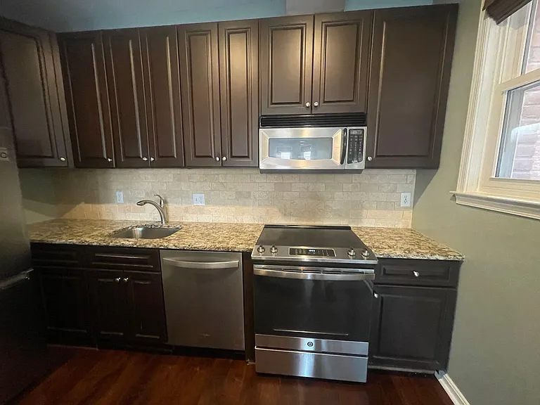 1815 18th St NW #302 — Photo 12