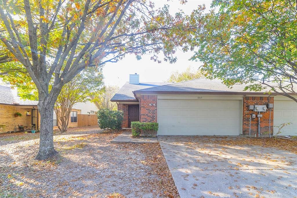 1307 Mission St A Duncanville TX 75137 Zillow