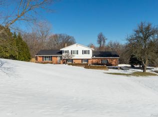 2511 E Commerce St, Milford, MI