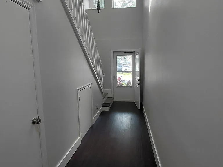 2147 Discovery Cir W — Photo 6