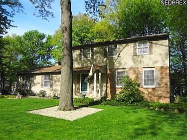 2nd image of 140 Dennis Dr
