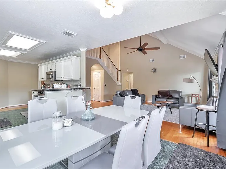 6303 Carissa Ct — Photo 8