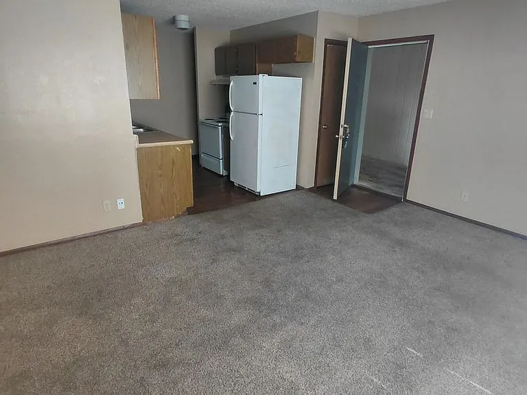 East Terrace Apts — Photo 7