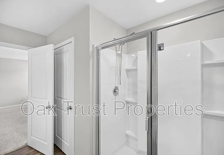 147 Cloverleaf St — Photo 14