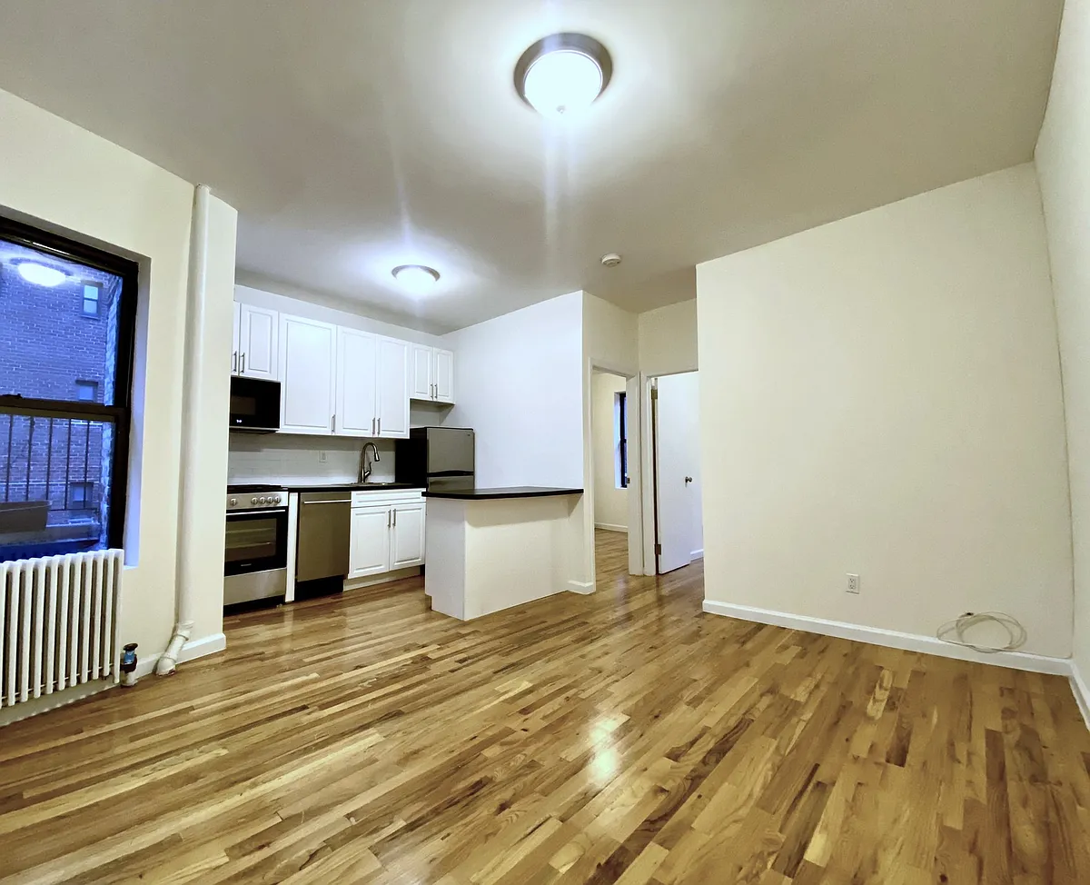 Building Photo - 506 E 82nd St #7