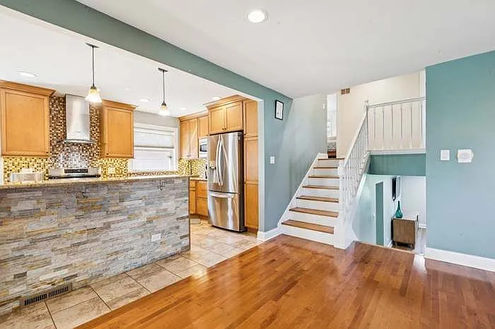 9314 Menard Ave — Photo 6