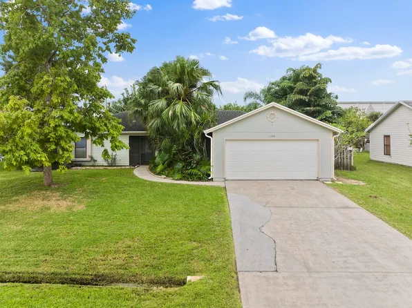 1152 SW Jennifer Ave, Port Saint Lucie, FL 34953
