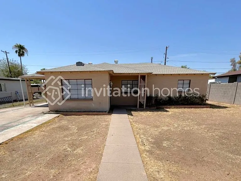 1649 E 1st St — Photo 1
