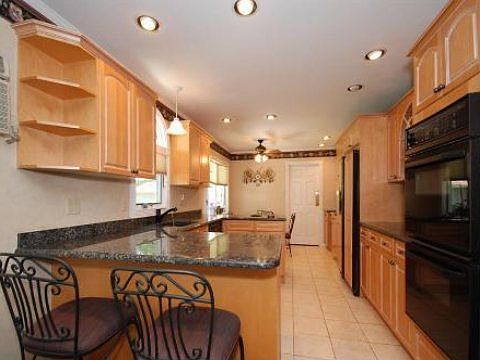 1st image of 9 Blueberry Ln