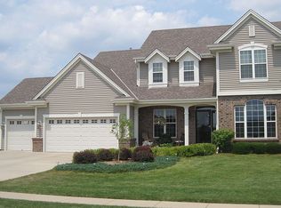 618 Stoecker Farm Ave, Mukwonago, WI 53149