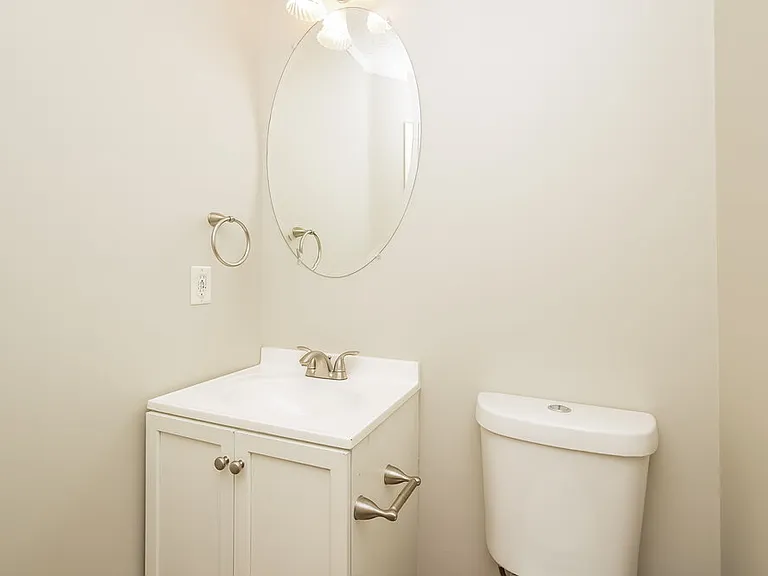 340 Meadows Ln — Photo 16