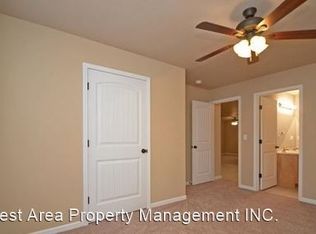 200 Lyle Curtis Cir, Waynesville, MO 65583