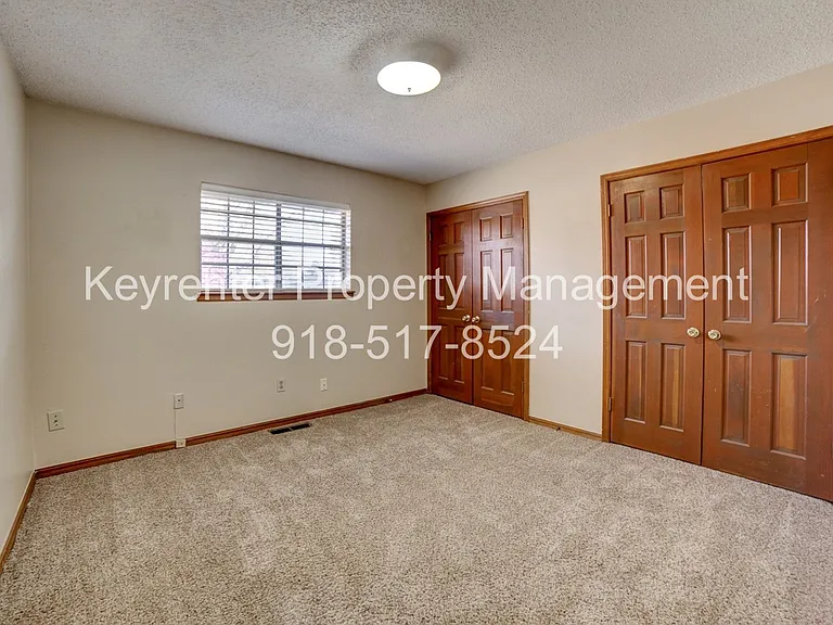 6105 S Troost Ave — Photo 19