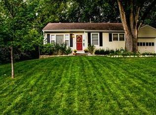 7537 Windsor Dr, Prairie Village, KS 66208
