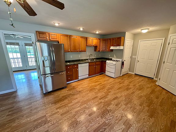 Appliances included: fridge, dishwasher, gas stove