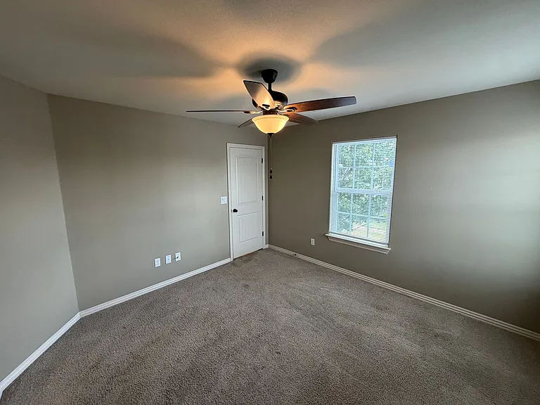 537 Keats Dr — Photo 13