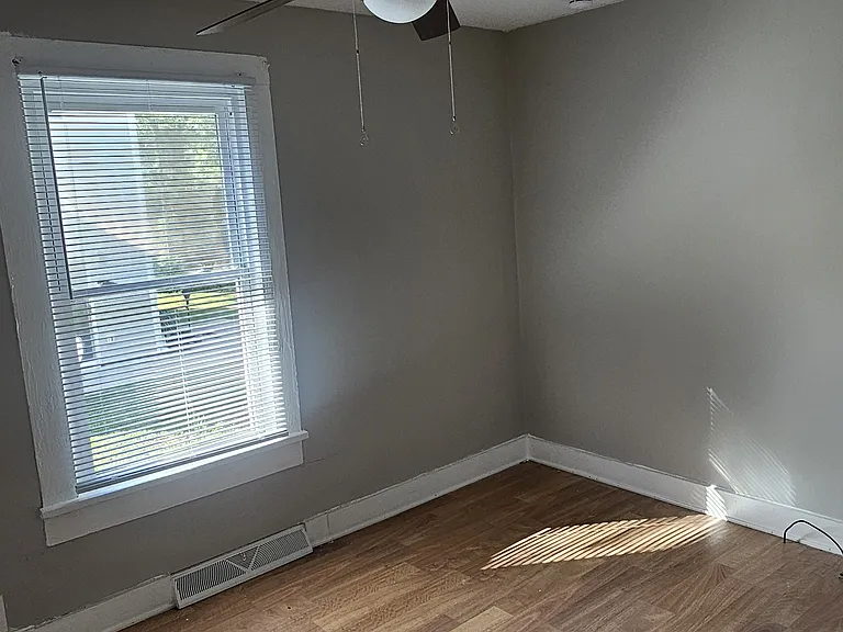 1040 East Dr — Photo 13