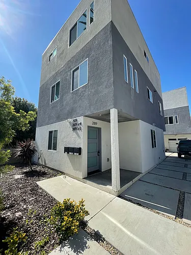 2819 Alsace Ave #1/2 Photo 1