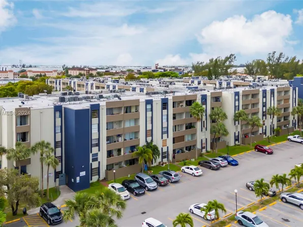 10000 NW 80th Ct APT 2360, Hialeah Gardens, FL 33016