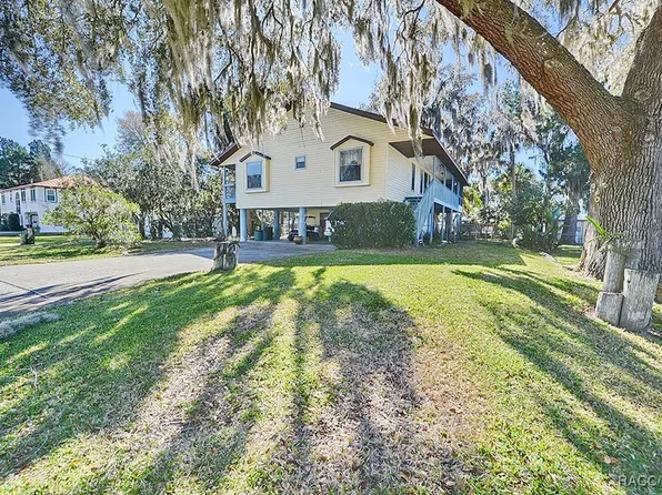 1860 NW 17th St, Crystal River, FL 34428