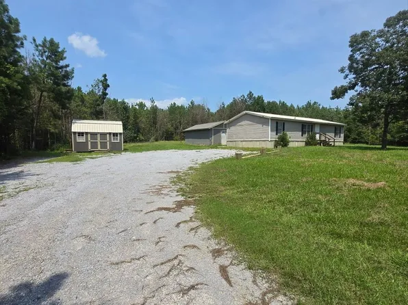 711 Wellington Rd, Wellington, AL 36279