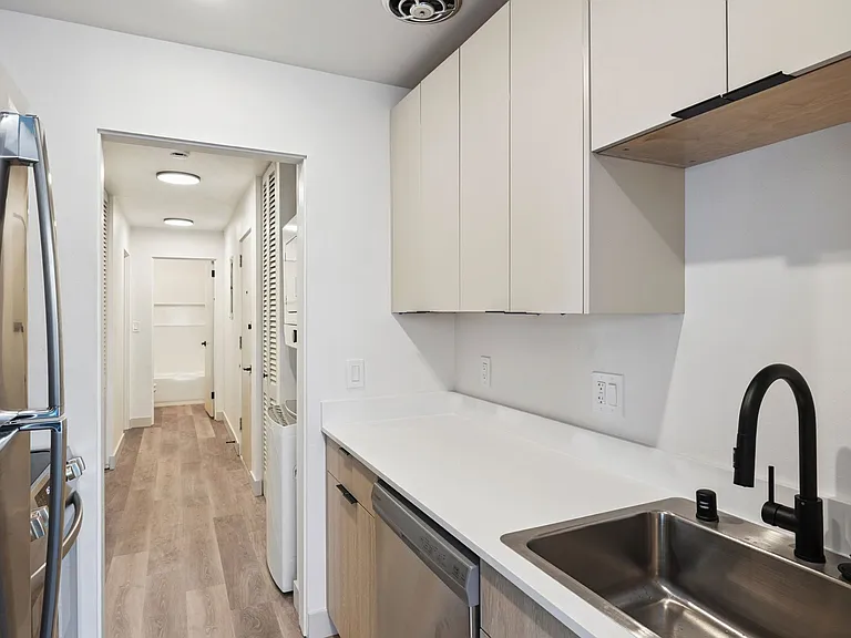 Modern Apartments in Queen Anne Steps from Climate Pledge Arena! — Photo 8