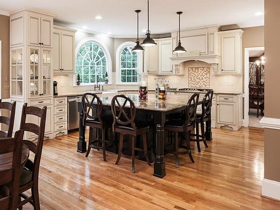 3rd image of 2035 Brooke Forest Ct