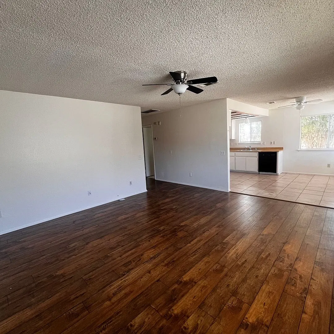 13890 Juniper St — Photo 3