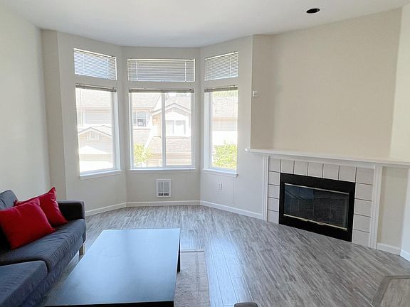 3rd image of 12419 NE 7th Pl